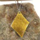 Pendentif émaillé